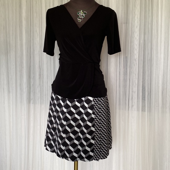 “Halogen” geometric, 3 D’s cubes, pleats 6P petite short skirt - Picture 5 of 17